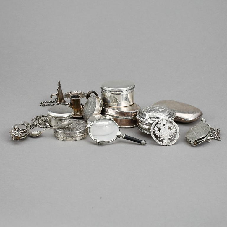 PARTI SILVER, 13 delar, bl.a dosor, blandade nationaliteter. Total vikt ca 455 gram.