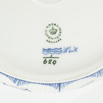 Servisdelar, 20 st, porslin, "Musselmalet", Royal Copenhagen och Bing & Gröndahl, Danmark.