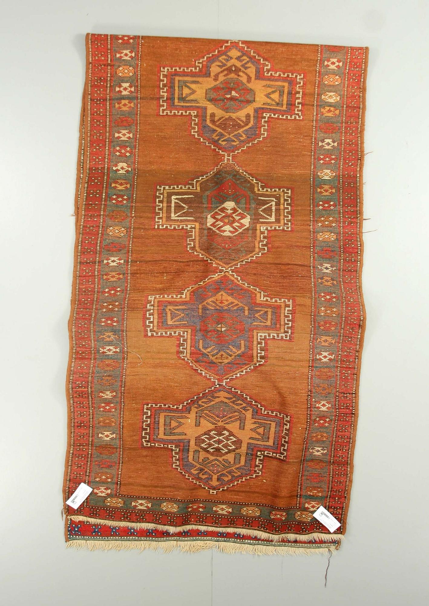 GALLERIMATTA. Persisk semiantik/old. Ca 400 x 112.