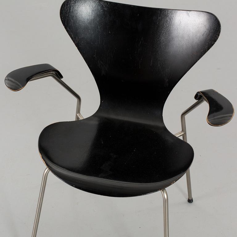 ARNE JACOBSEN, karmstol, "Sjuan", Fritz Hansen.