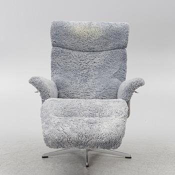 A 'Master' recliner, Conform.