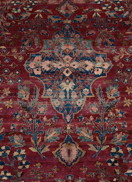 SEMI-ANTIQUE SILK KASHAN. 198 x 133 cm.