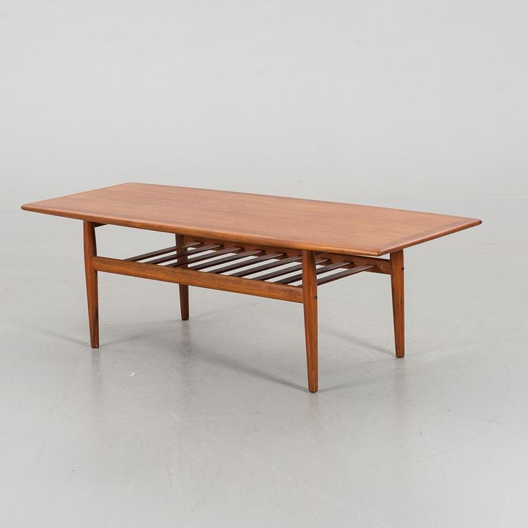 A GRETE JALK COFFEE TABLE.
