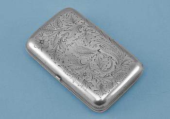 A CIGARRETTE CASE, 84 silver. Henrik Lassas St Petersburg 1880 s. Weight 129 g.