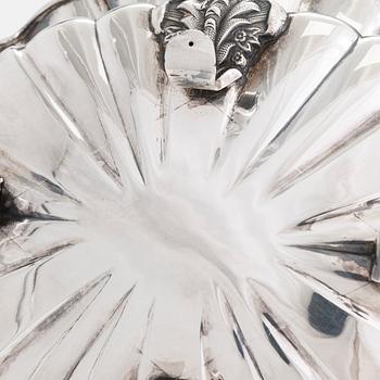 Brödkorg, silver, delvis förgylld, Kultakeskus, Tavastehus 1928.