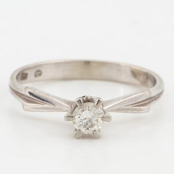 Three brilliant cut diamond rings.