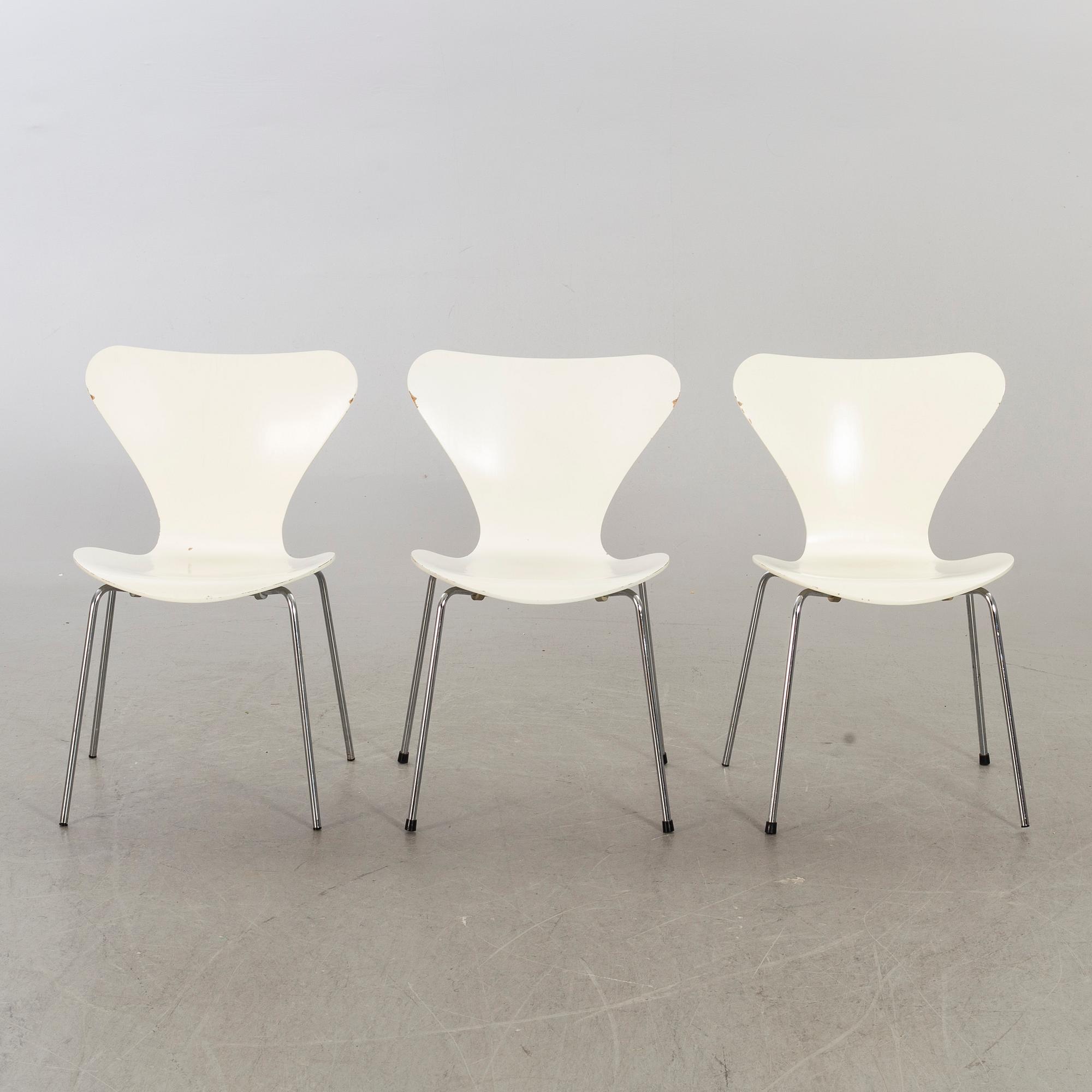 ARNE JACOBSEN, six danish "Sjuan" chairs for Fritz Hansen.