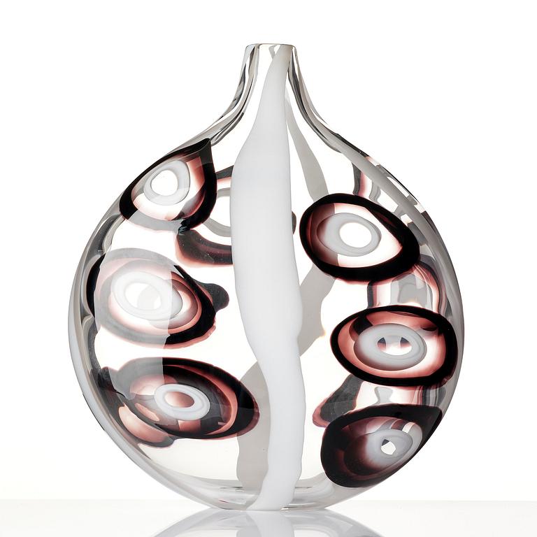 Ann Wåhlström, "Lollipop XVI", a unique glass vase, Tacoma, USA 2006.