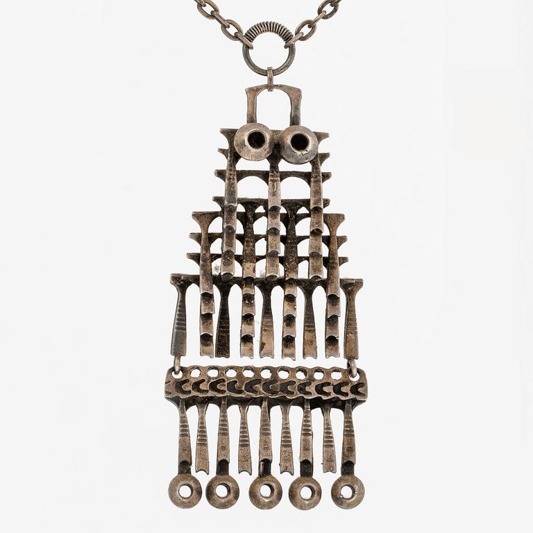 Pentti Sarpaneva, collier, brons.