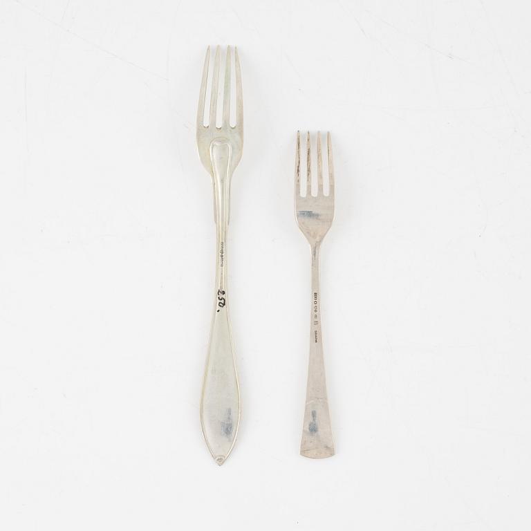 Bordsgafflar, 11 st, silver, Otto Larsson, Landskrona, 1917, Smörgåsgafflar, 12 st, silver, C.G.H. Stockholm, 1956-61.