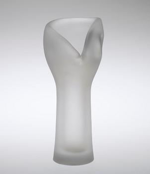 GLASSKULPTUR / VAS, "Hiidennyrkki". Osign.