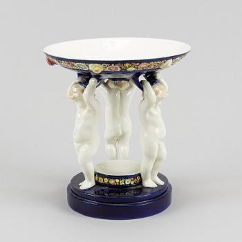 An ceramic tazza, Vienna, Austris, 1910's/20's.