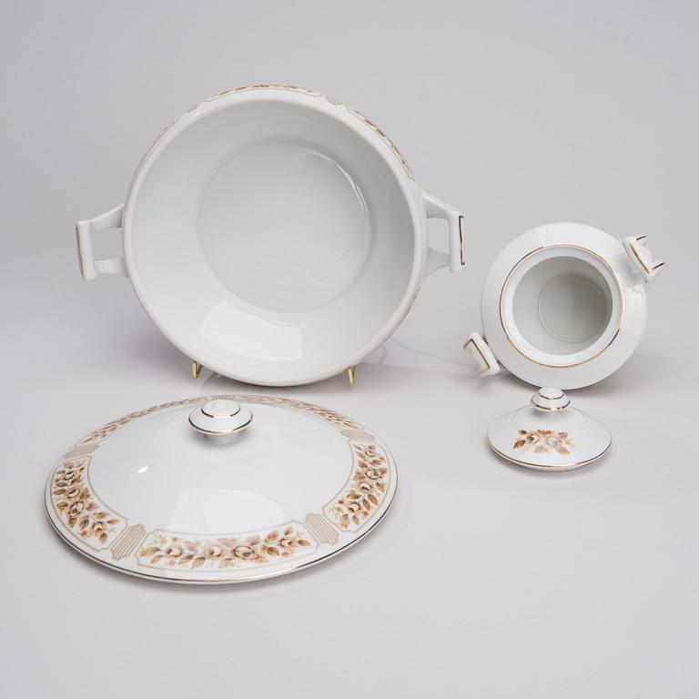 SERVIS, ca 66 delar, "Sone" porslin, Japan 1900-tal.