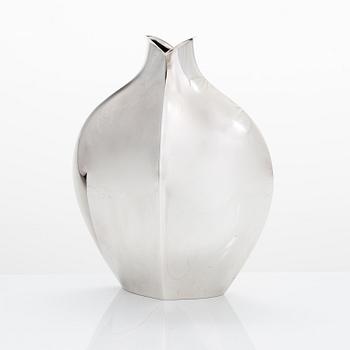 Tapio Wirkkala, sterling silver vase model TW 42, Kultakeskus, Hämeenlinna 1970.