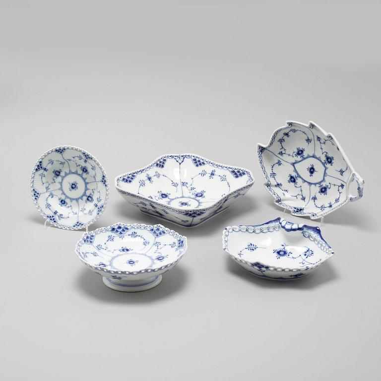 A set 38 pieces of Royal Copenhagen porcelain named "Musselmalet".