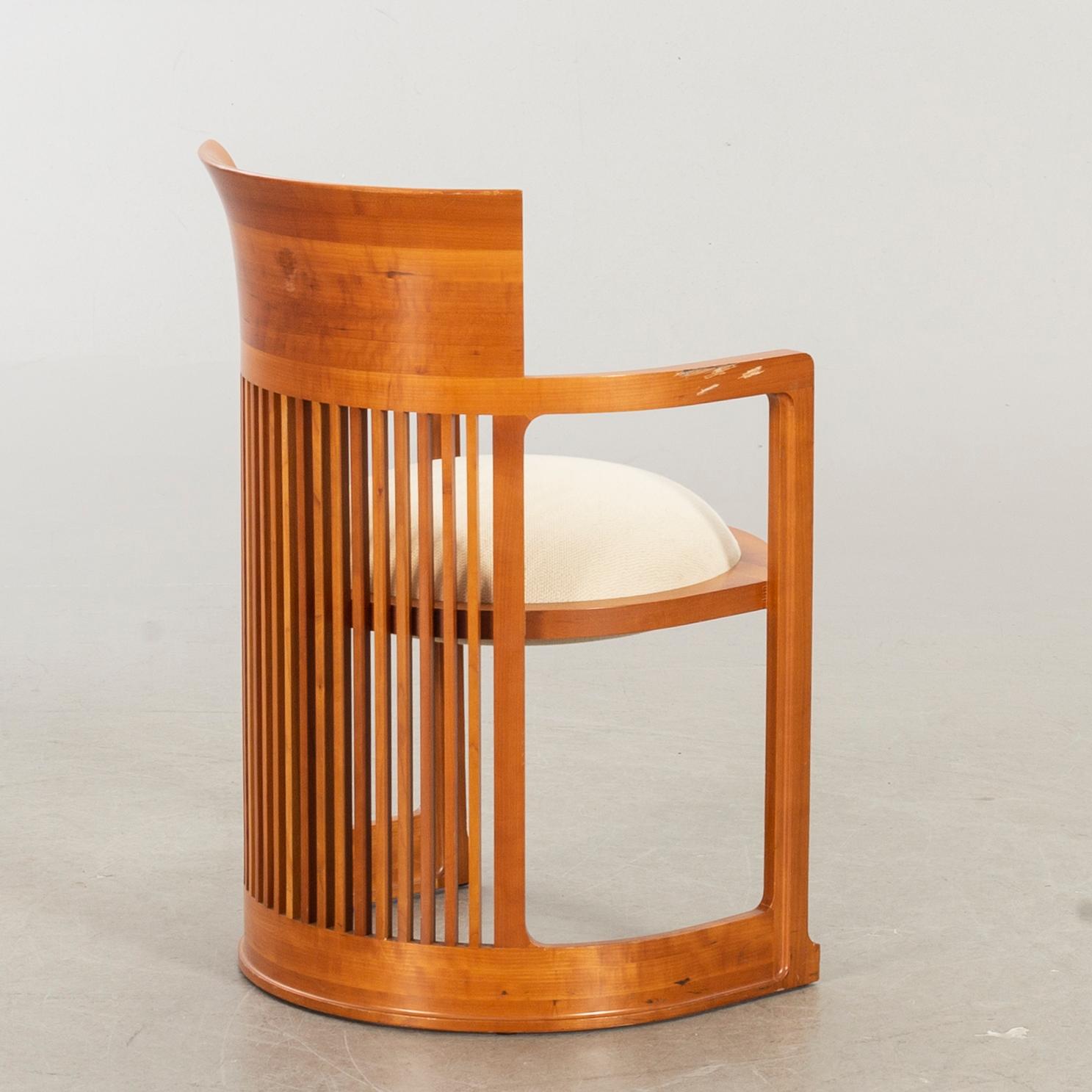 FRANK LLOYD WRIGHT, ARMCHAIR, modellnr 606 "Barrel Chair", Cassina 1980-tal.