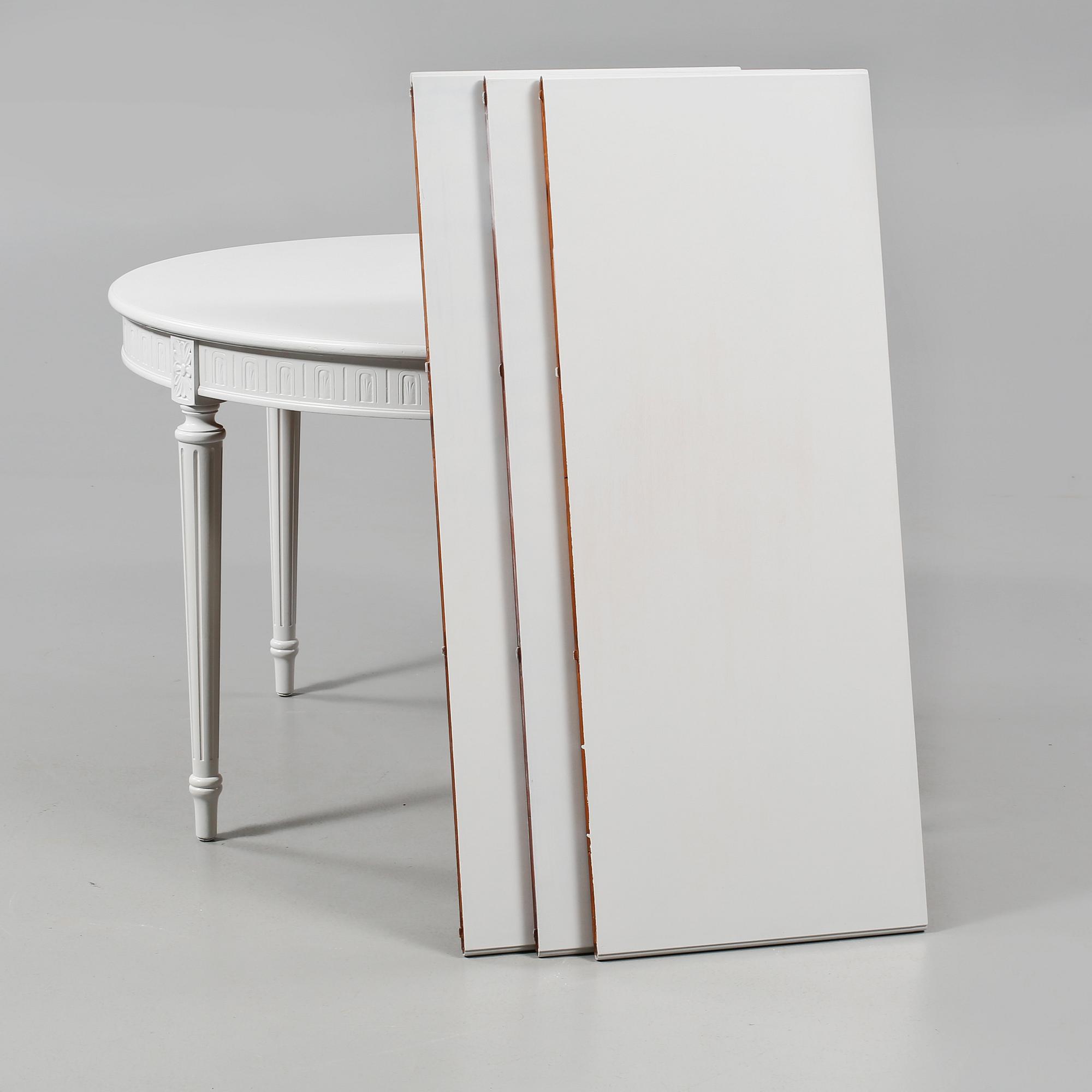 MATSALSGRUPP, 13 delar, gustaviansk stil, 1900-talets andra hälft.