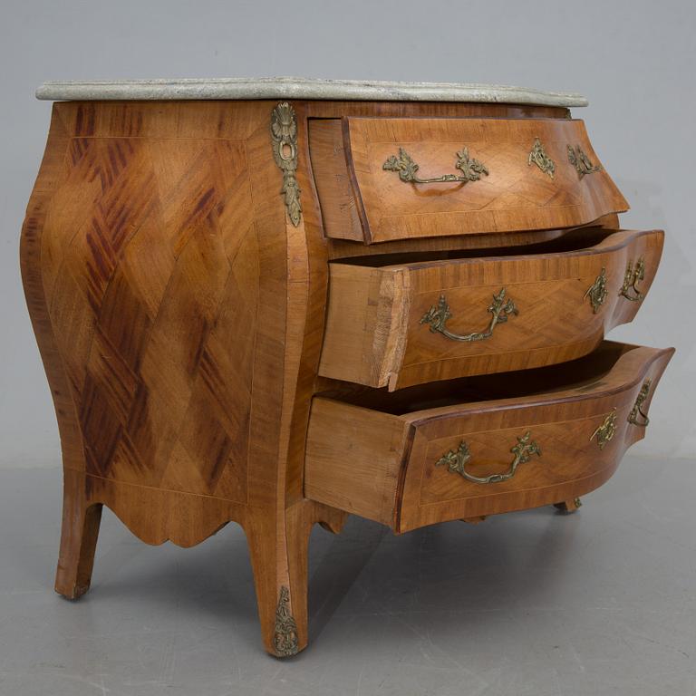 BYRÅ, rokokostil, 1900-tal.