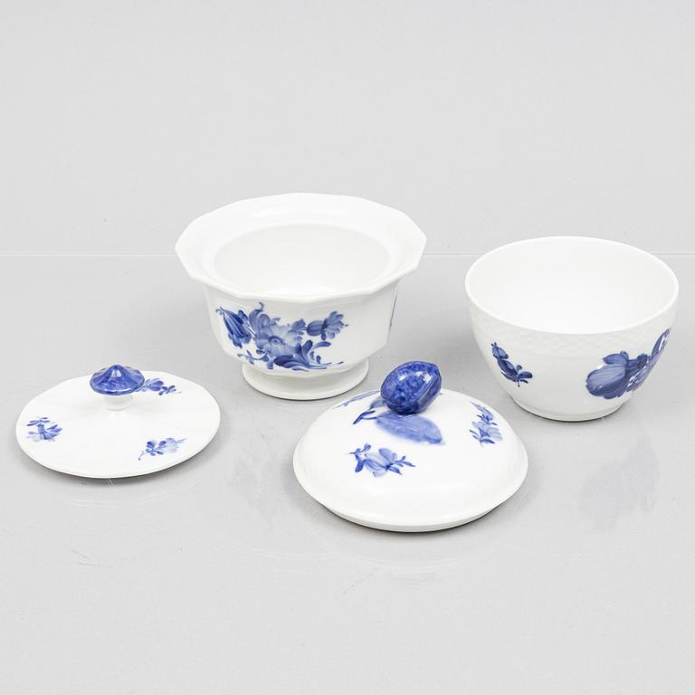Kaffeservis, 34 delar, porslin, "Blå blomst", Royal Copenhagen, Danmark.