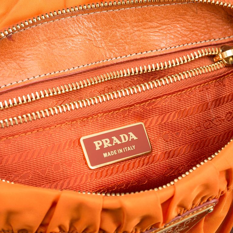 VÄSKA, Prada.