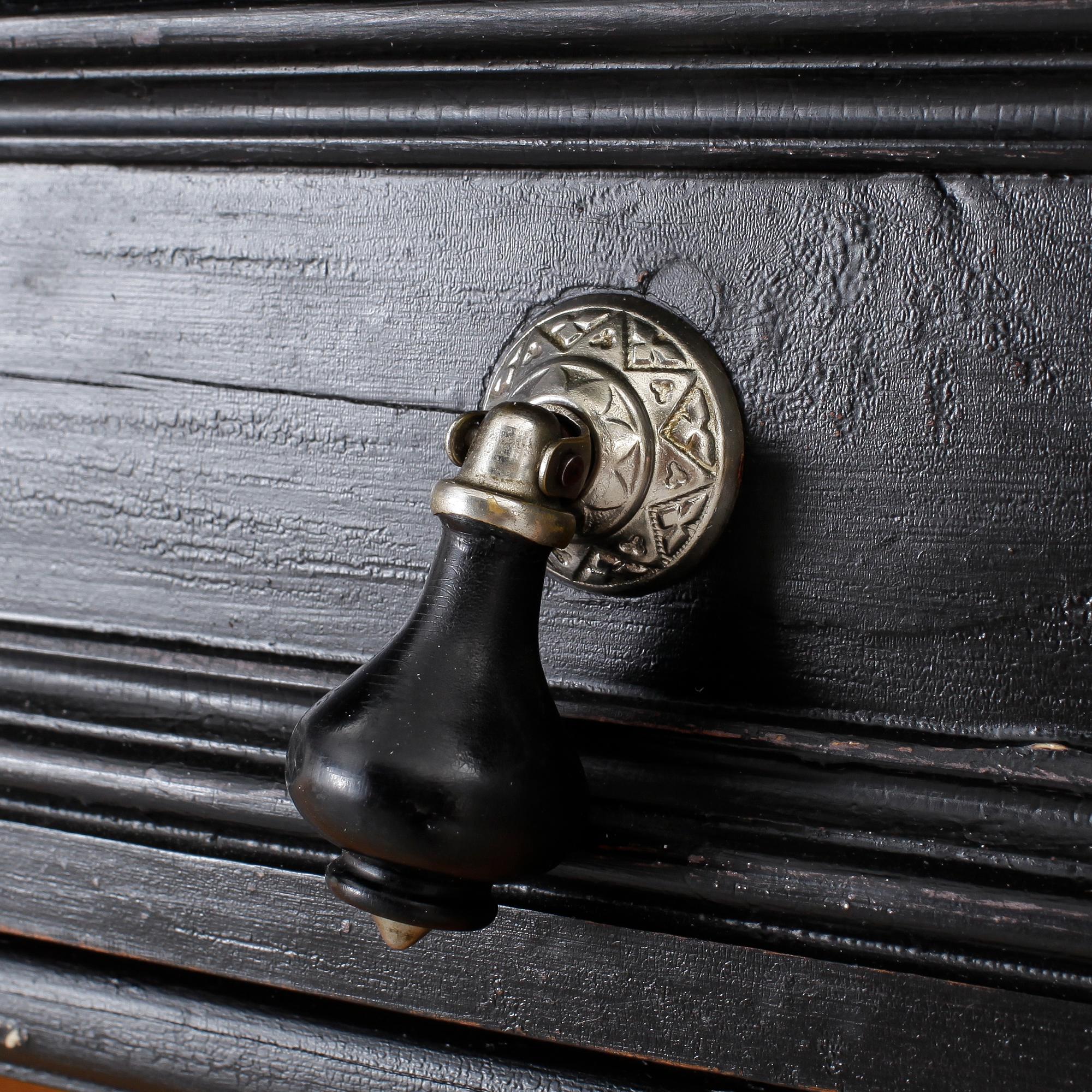 SKÄNK, nyrenässans, 1800-talets senare hälft.