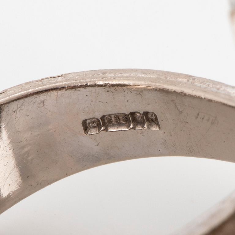 Grima ring 14K vitguld med turkos och runda briljantslipade diamanter.