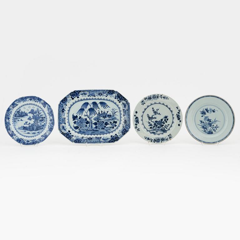 A blue and white serving dish and three plates, Qing dynasty, Qianlong (1736-95).