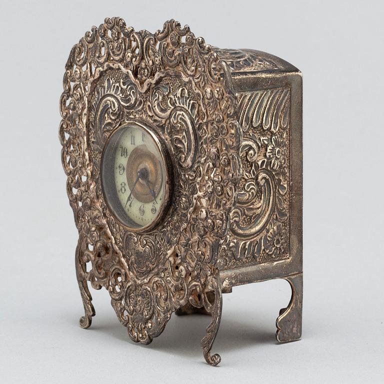 BORDSUR, silver, Samuel Jacobs, London, 1893.
