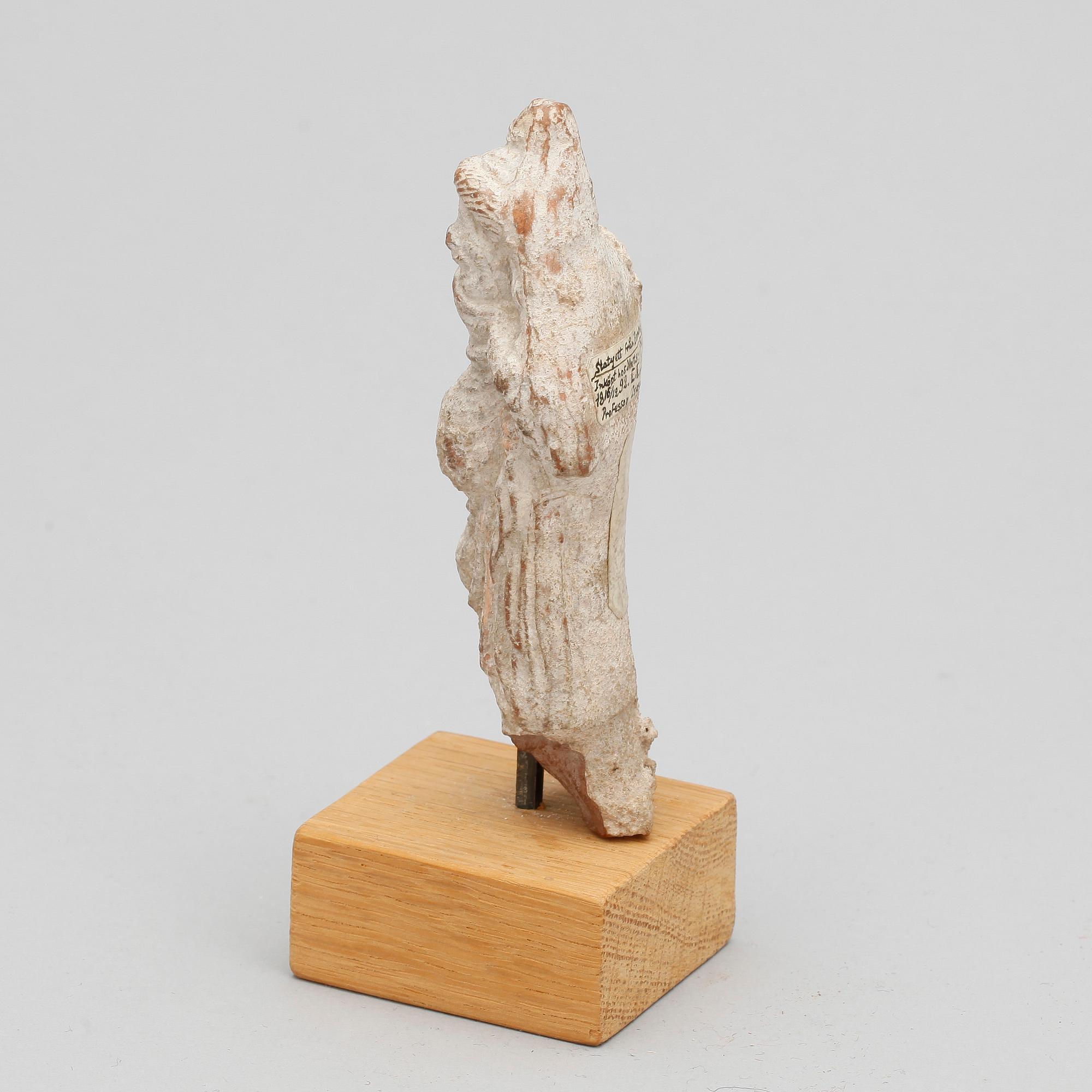 FIGURIN, keramik, enligt etikett från Pompeji, romersk typ.