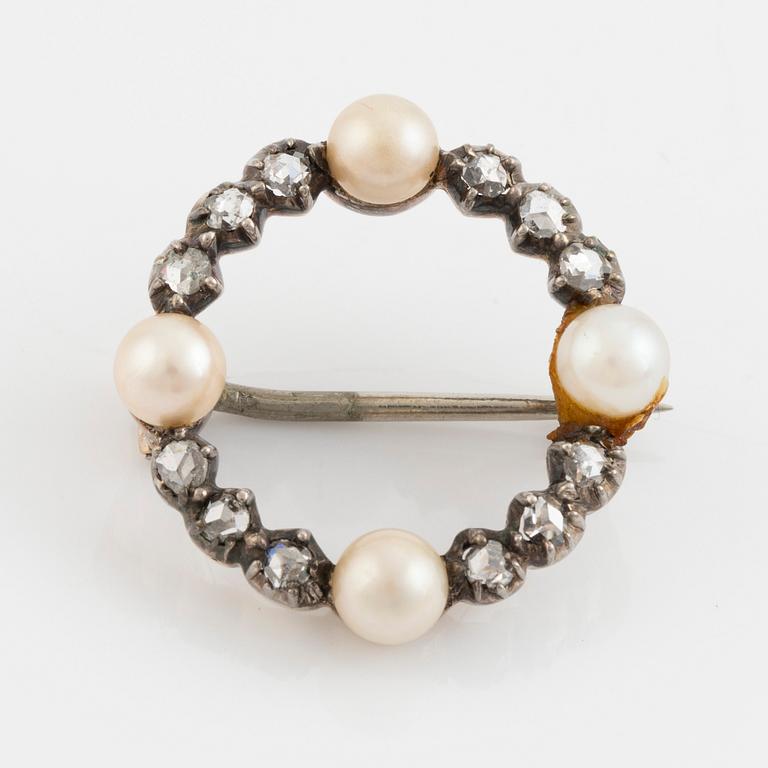 Rose cut diamond pearl brooch.