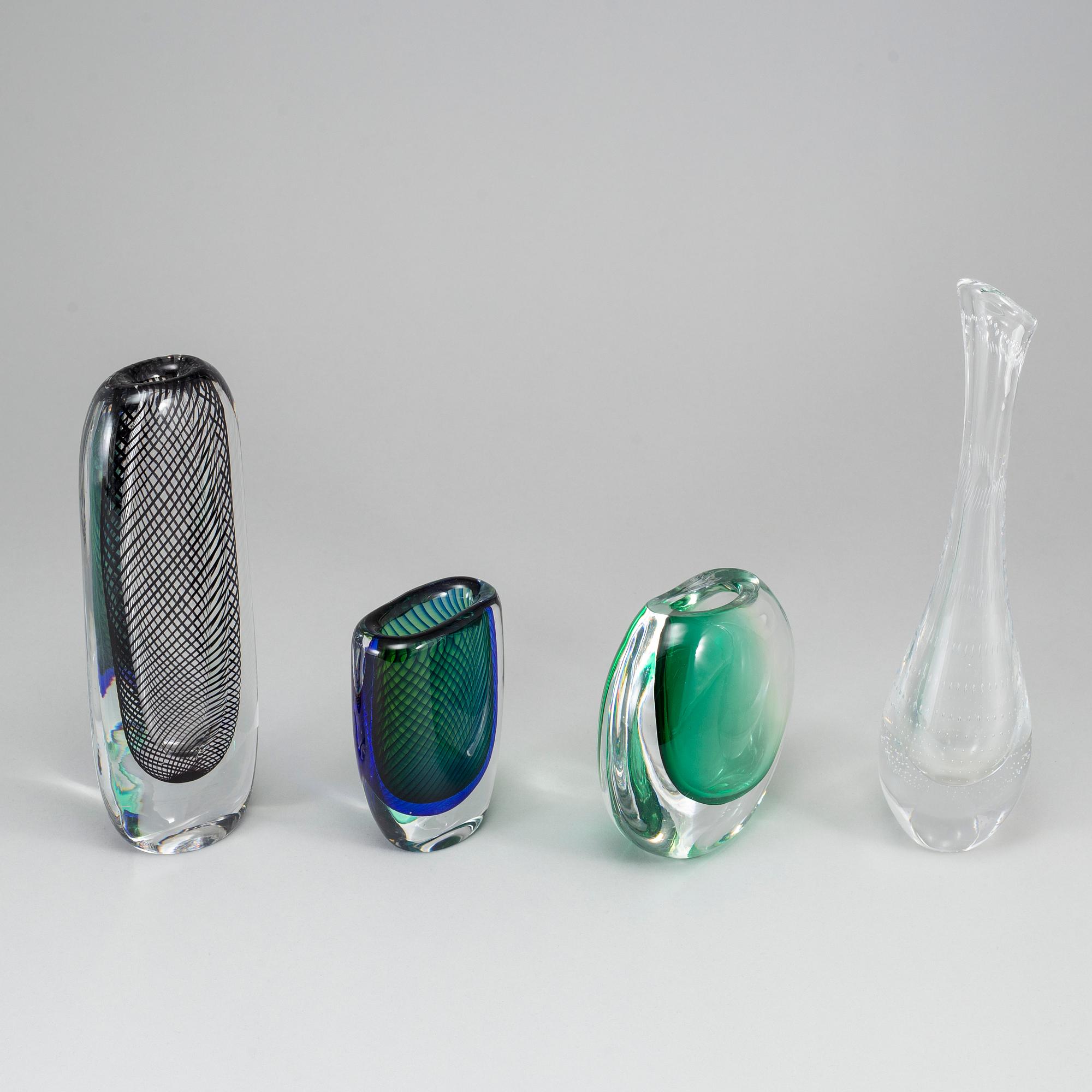 VICKE LINDSTRAND, vases, a mixed lot of four 20th century  glass vases, Kosta Boda.
