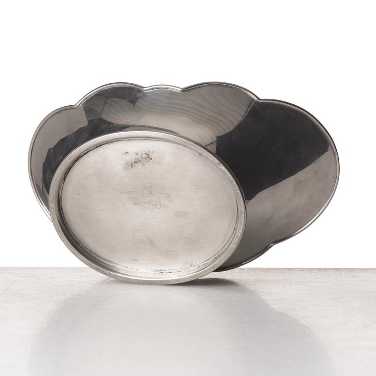 Nils Fougstedt, a pewter jardinière, Firma Svenskt Tenn, Stockholm 1930.