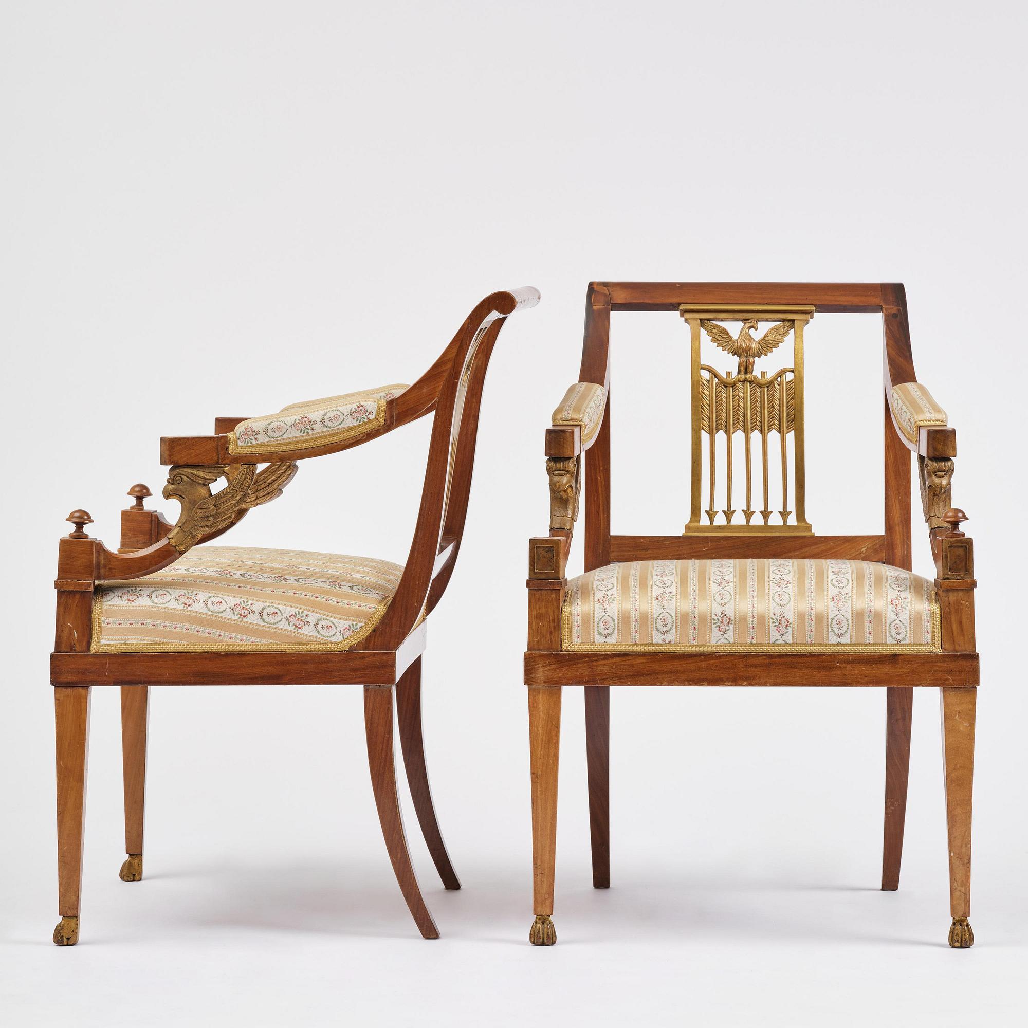 A pair of presumably Baltic empire mahogny armchairs.