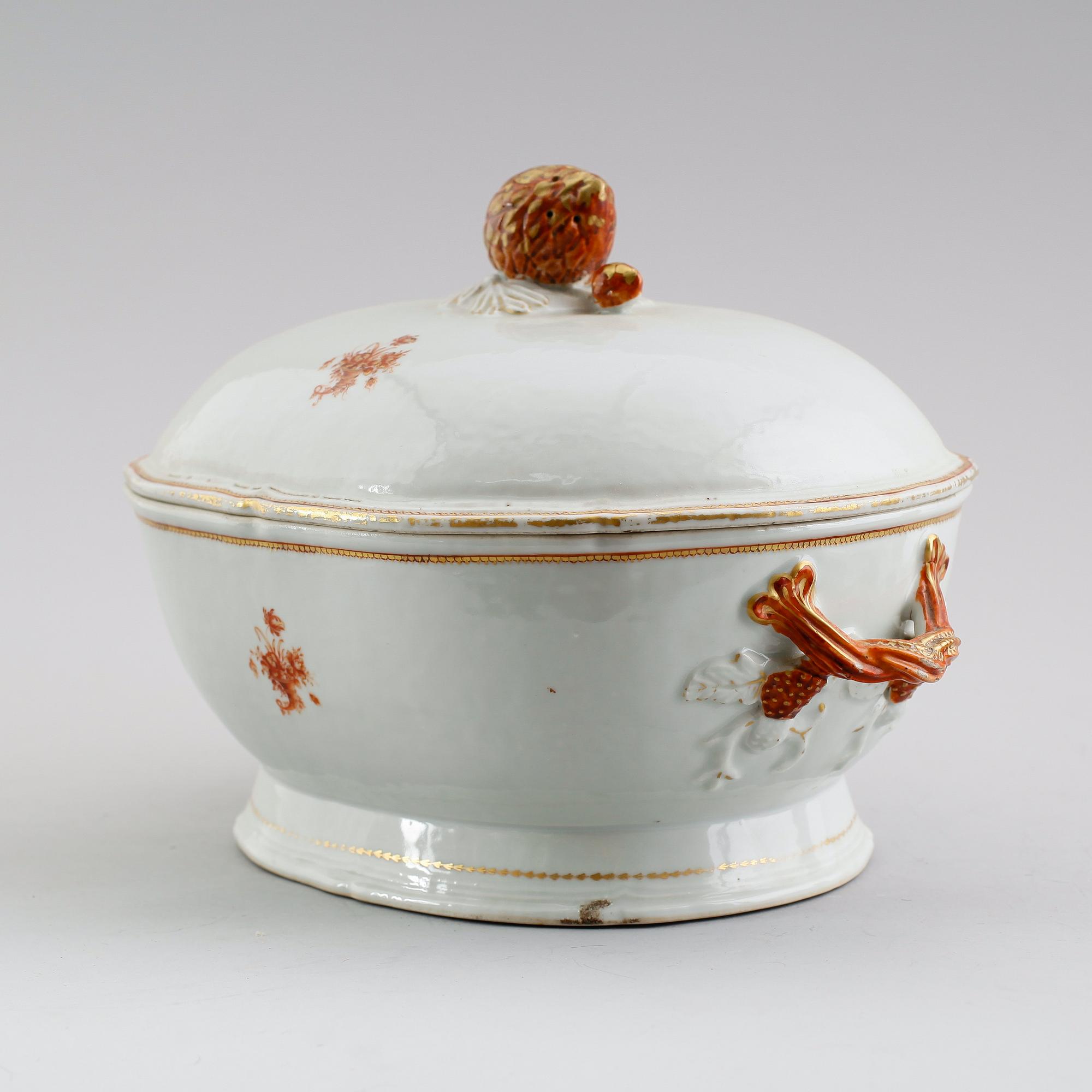 TERRIN, porslin, Kina, Qianlong 1736-1795.