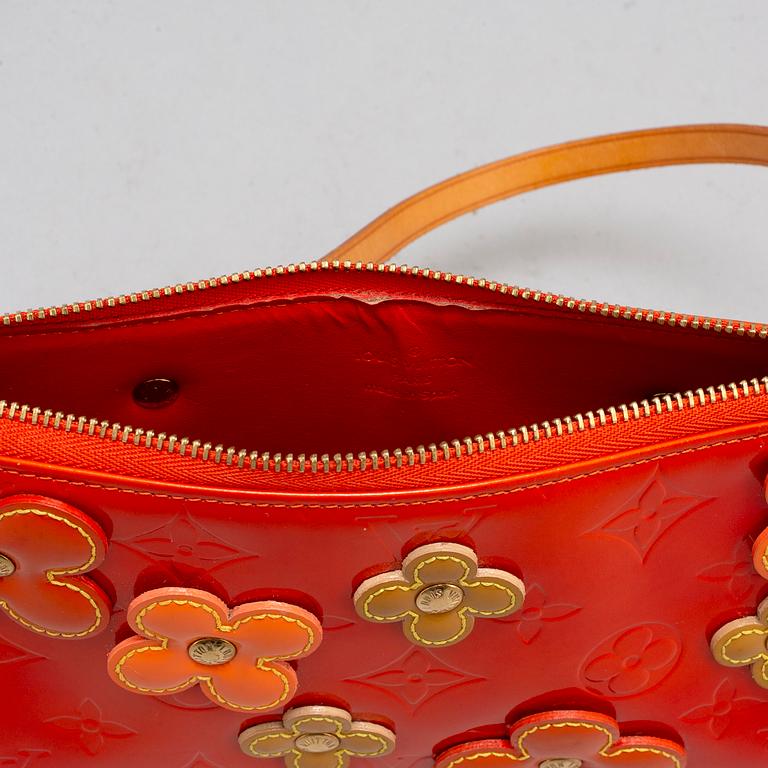 LOUIS VUITTON, A 'Vernis Lexington Fleurs Pochette'.