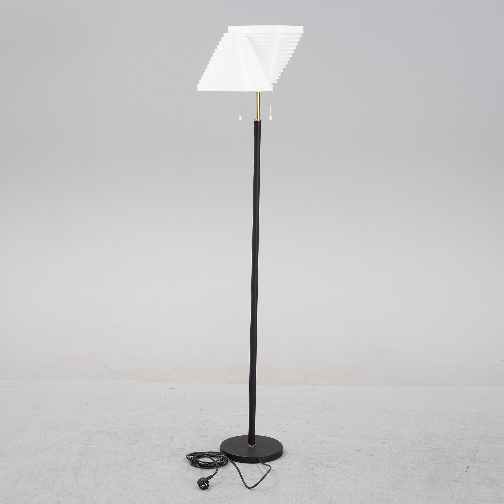 Alvar Aalto, a model 'A810', Artek.