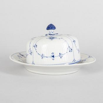 Two  'Blue Fluted Plain' /Musselmalet porcelain butter dishes, Royal Copenhagen, model 4 and 5, 1898-1923 and post 1923.