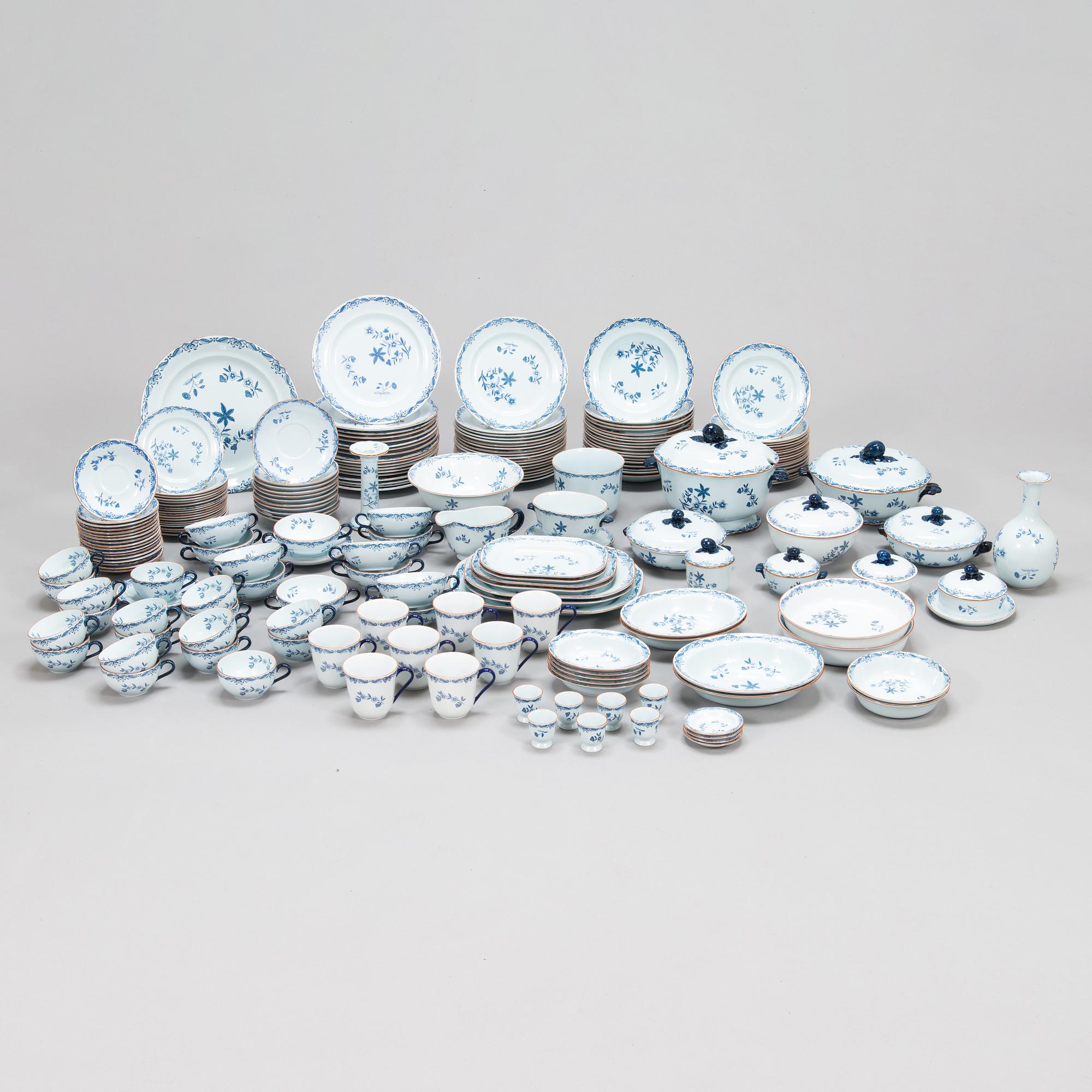 A 174-piece porcelain dinnerware 'Ostindia' for Rörstrand.