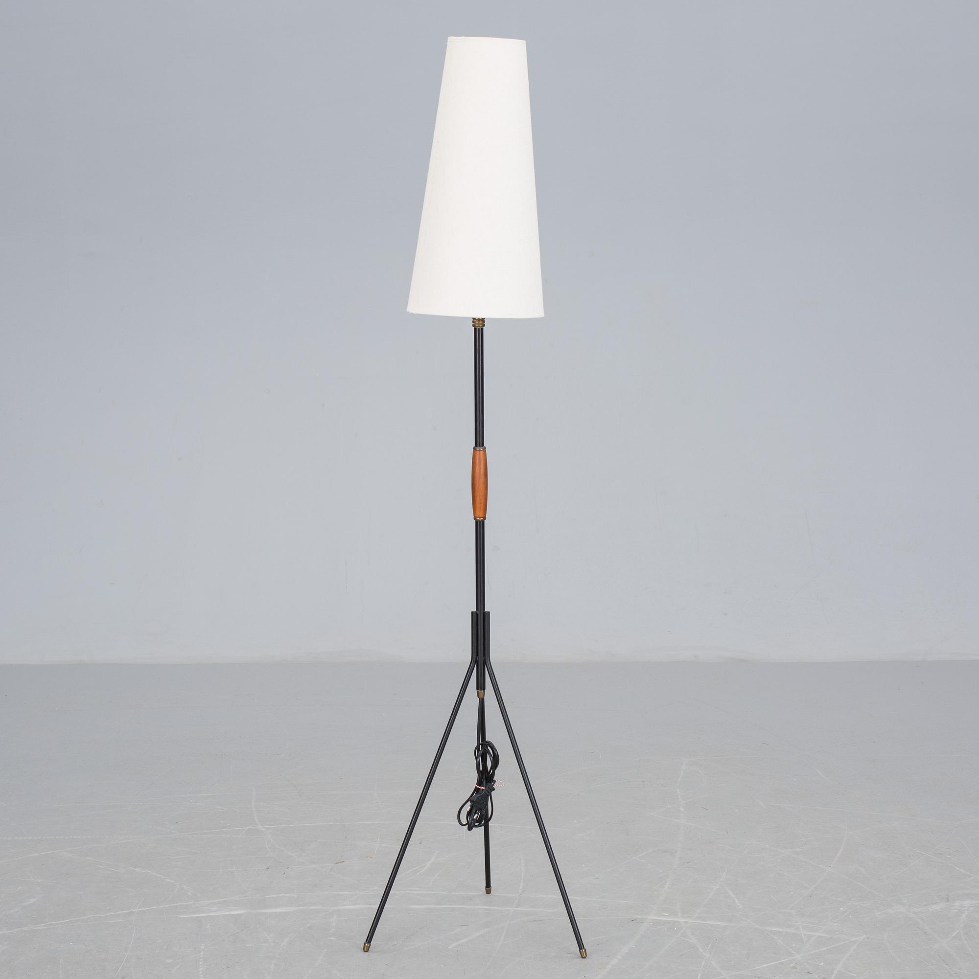 GOLVLAMPA, 1900-talets andra hälft.