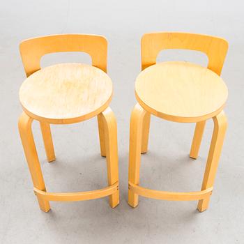 ALVAR AALTO, BARSTOLAR, 2 st, K65, Artek 1900-talets slut. Modellen formgiven 1935.