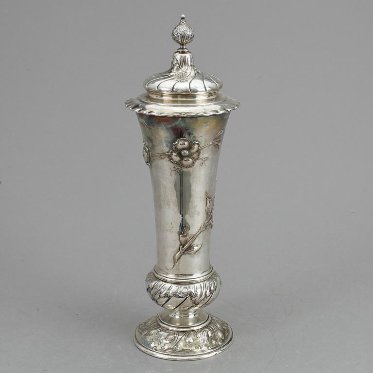 POKAL med LOCK, silver, K. Andersson, jugend, 1907, vikt 1156 gram.