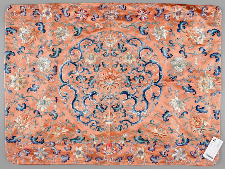 TEXTILIER, 3 st, siden, Kina, 1900-tal.