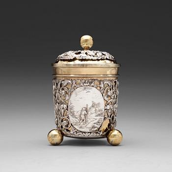1011. A German 18th century parcel-gilt beaker and cover, marks possibly of Antoni II Grill, Augsburg (1720-1734).
