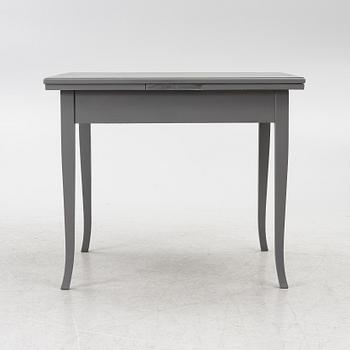 Dining table, 20th century.