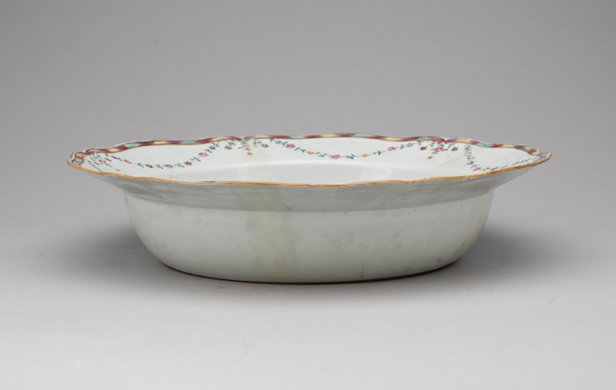 TVÄTTFAT, porslin, Kina, 1700-tal.