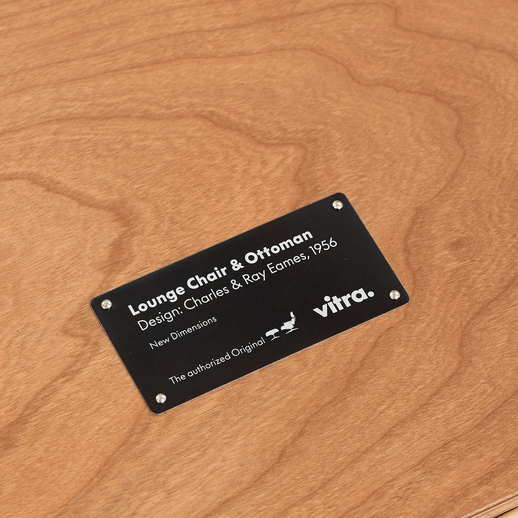 Charles & Ray Eames, "Lounge Chair", fåtölj med fotpall, Vitra, 2010-tal.