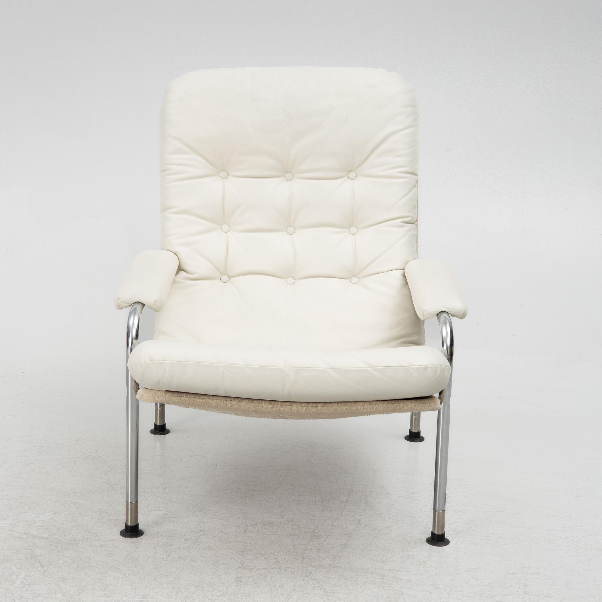 A 1970's armchair.