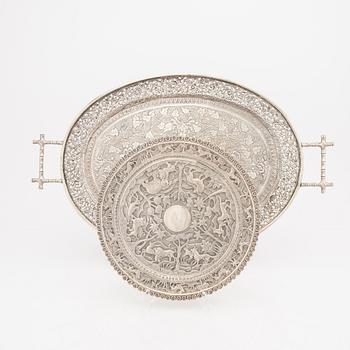 An early 20th century set of two Indian silver trays, weight 1526 grams.