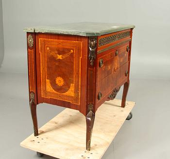 BYRÅ, gustaviansk stil, 1900-talets mitt.