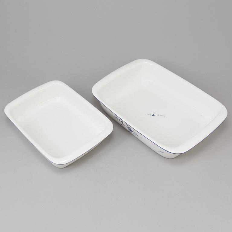 A 88 piece dinner service 'Vieux Luxembourg' and 'Vilbofour', by Villeroy & Boch.